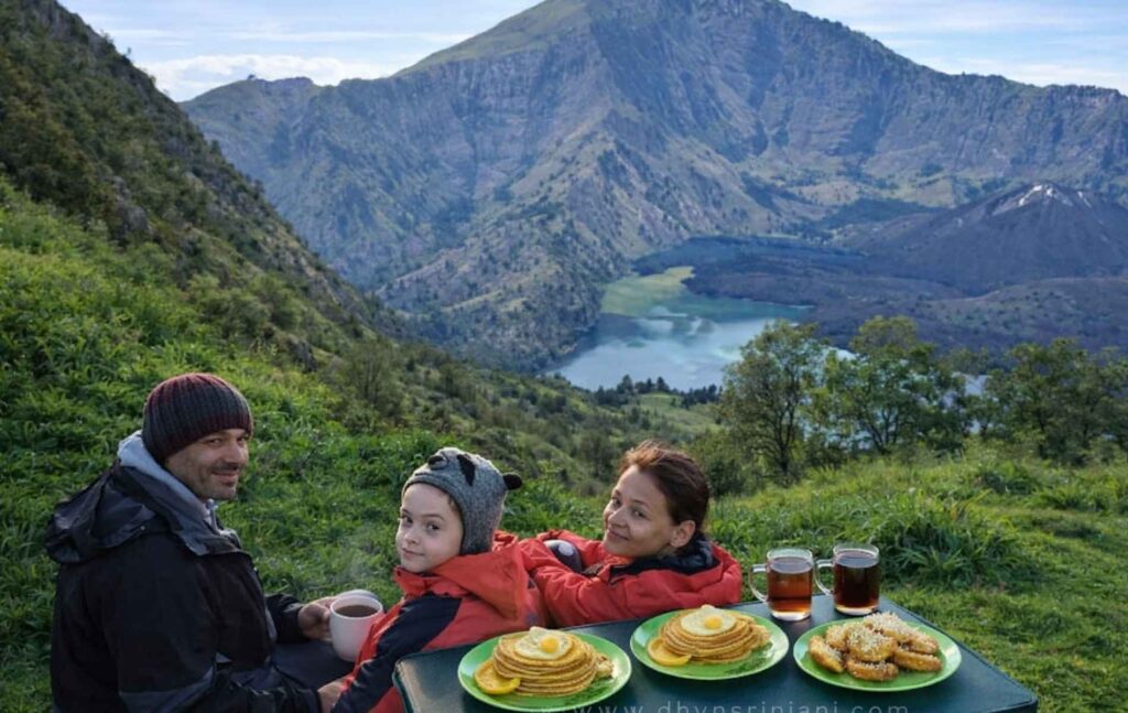 Last breakfast at senaru crater rim