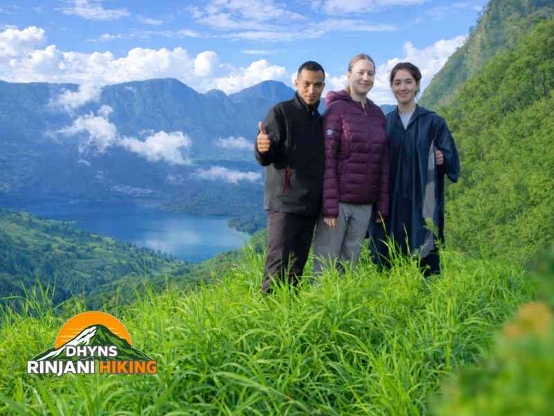 2 Days Trek Mount Rinjani Green Crater Setampol Sunrise Point